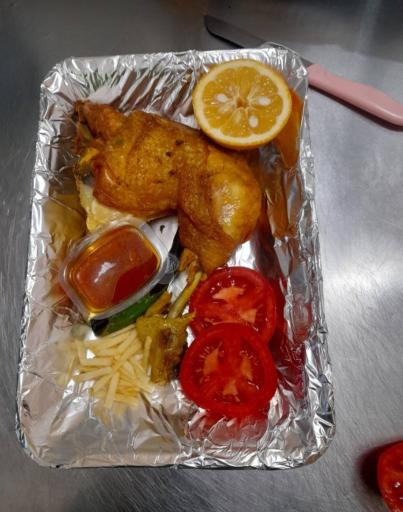 عکس تهیه غذای کبابی سعید