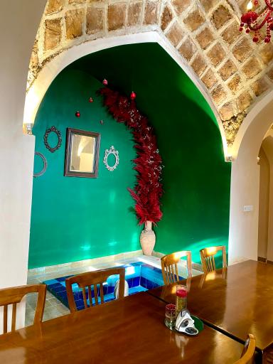 عکس عمارت تاریخی شریف