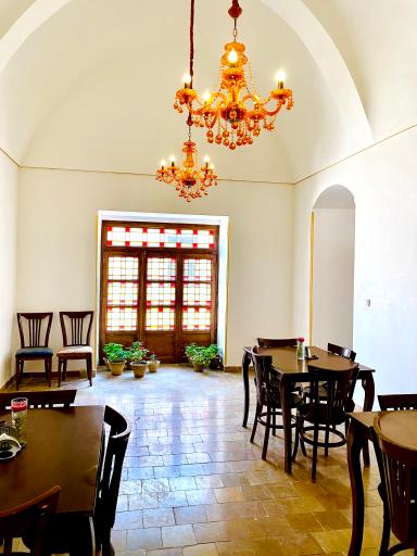 عکس عمارت تاریخی شریف