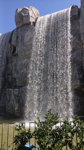 عکس آبشار مصنوعی ناهارخوران