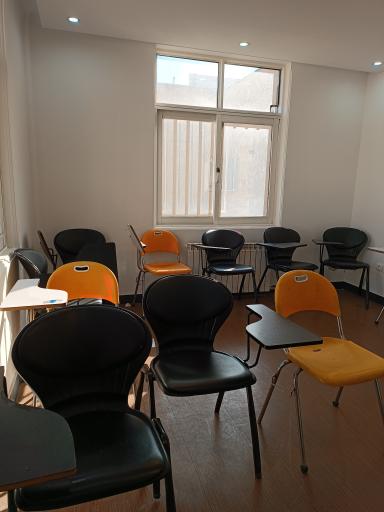 عکس موسسه زبان ایرانمهر