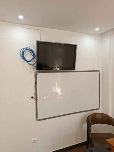 عکس موسسه زبان ایرانمهر