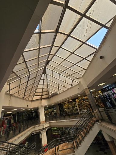 عکس مرکز خرید بوستان