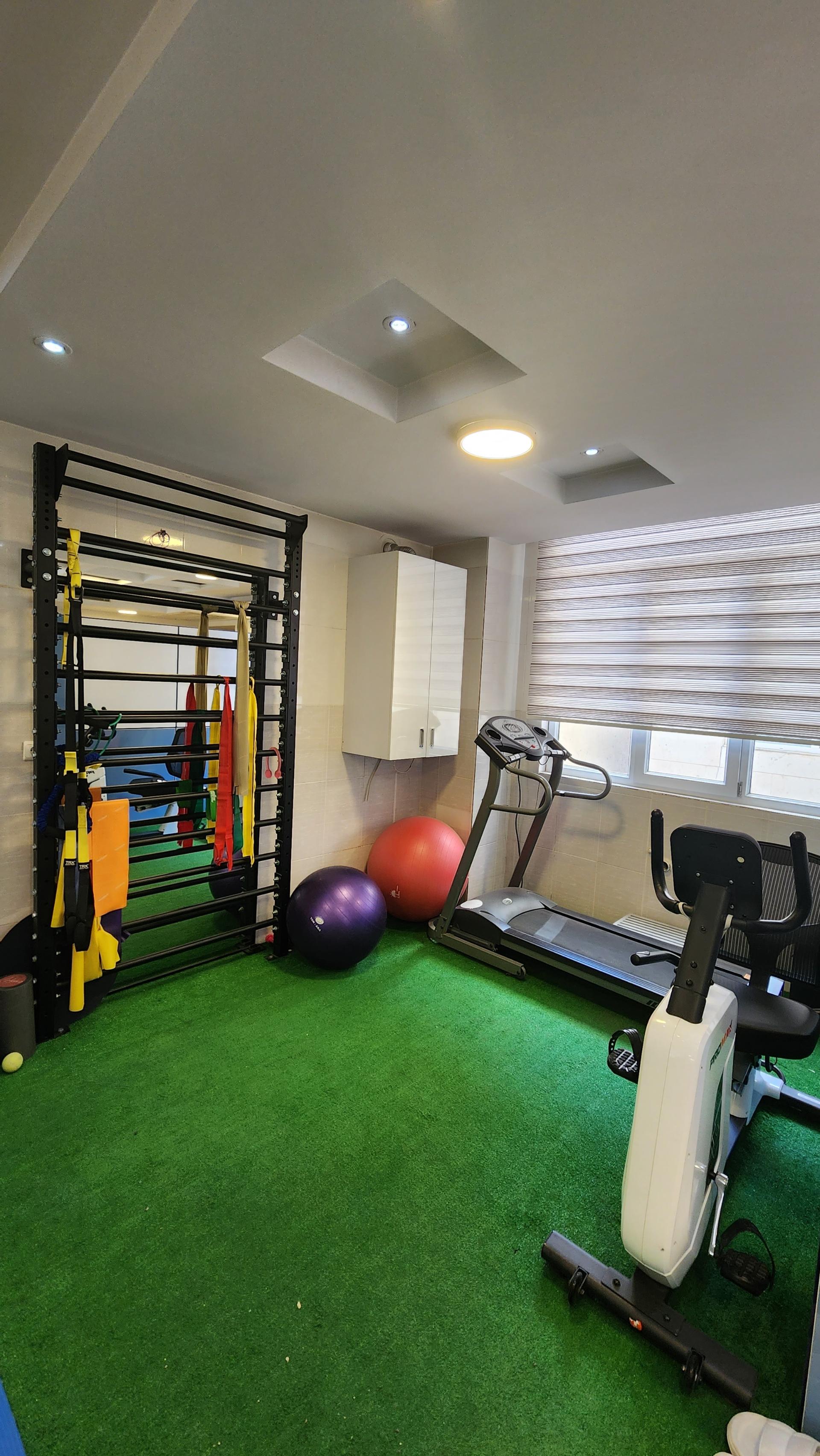 عکس کلینیک فیزیوتراپی دکتر عالیه زنده دل