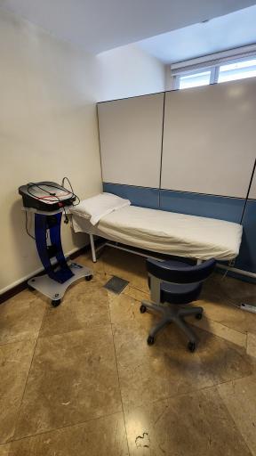 عکس کلینیک فیزیوتراپی دکتر عالیه زنده دل