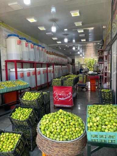 عکس عرقیات و خشکبار شهر راز