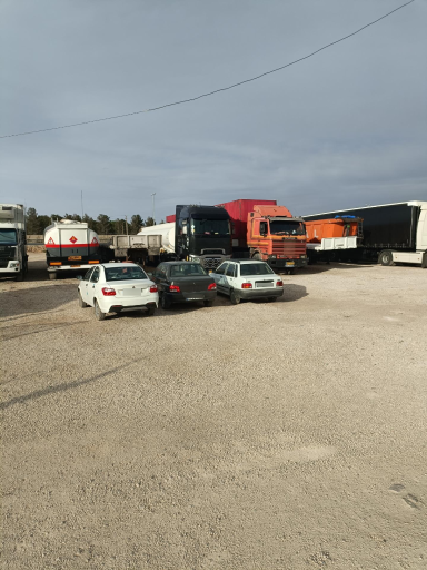 عکس پارکینگ شبانه روزی حجت (ماشین‌های سبک و سنگین)