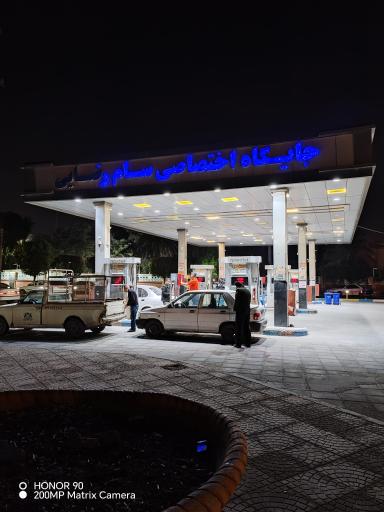 عکس پمپ بنزین شرکت نفت شماره یک