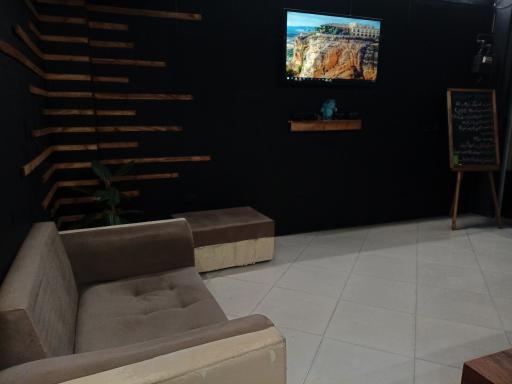 عکس فروشگاه فیلم و سریال سالیوان
