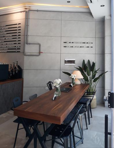 عکس کافی شاپ رادیکال ۱۳