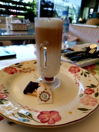 عکس کافه رستوران گیاهی مهر میترا