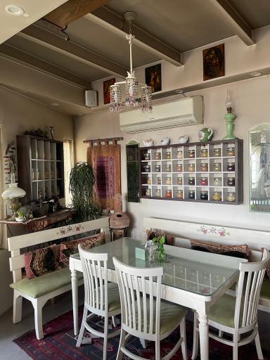 عکس کافه رستوران گیاهی مهر میترا