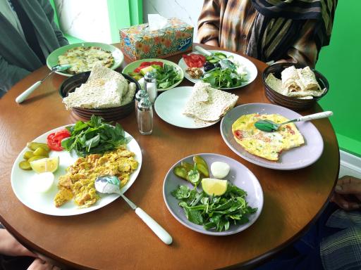 عکس کافه صبحانه و ساندویچ مادر