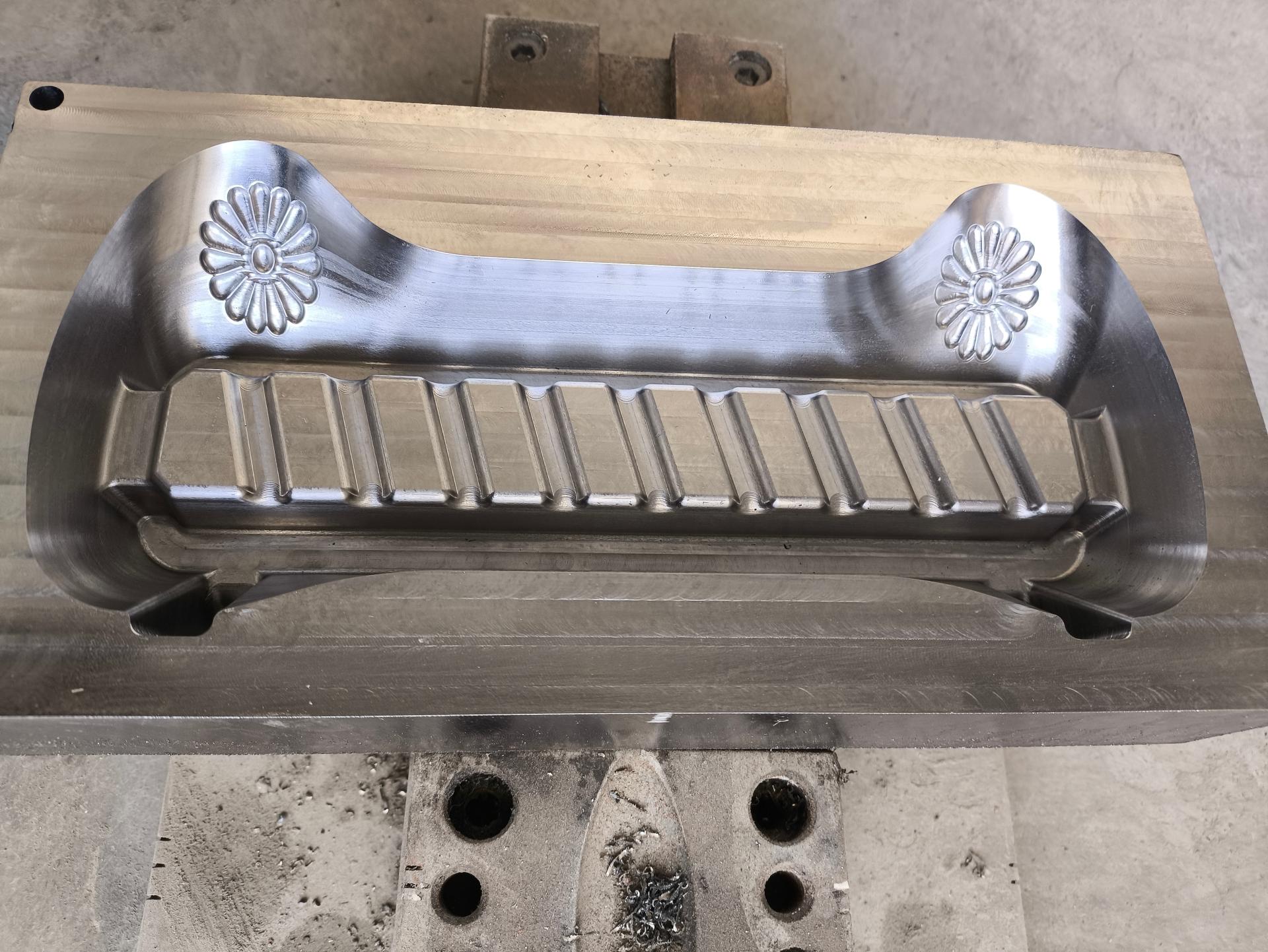 عکس تراشکاری فنایی cnc