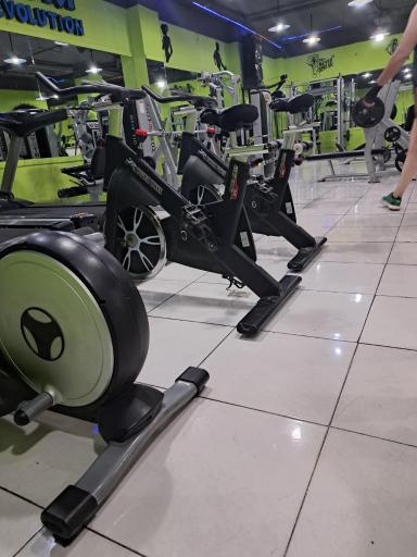 عکس باشگاه ورزشی تکامل