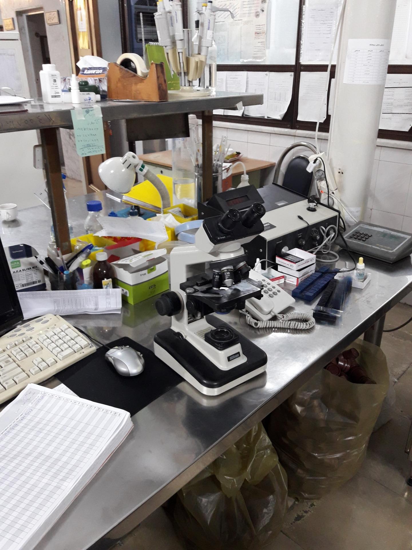 عکس آزمایشگاه درمانگاه فاطمیه 