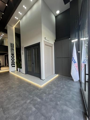 فروشگاه در تک