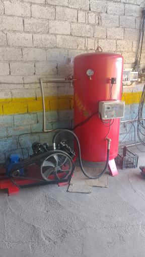 عکس تعویض روغن علیرضا قربان پور