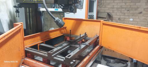 عکس مرکز برش فلزات سادات