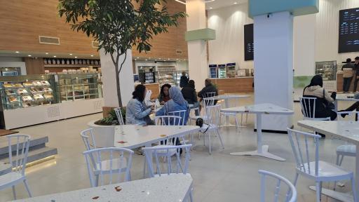 عکس شیرینی لیلی نور