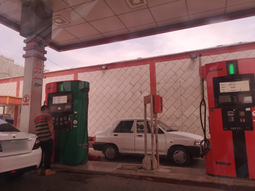عکس پمپ بنزین جنوب