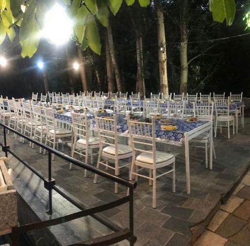 عکس سفره خانه سنتی عطر سیب