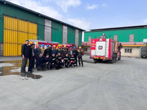 عکس آتش نشانی شهرک صنعتی چناران