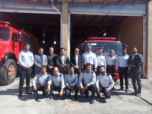 عکس آتش نشانی شهرک صنعتی چناران