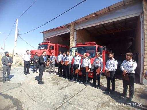 عکس آتش نشانی شهرک صنعتی چناران