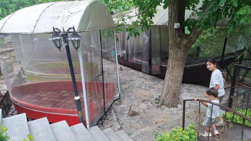 عکس سفره خانه سنتی عطر سیب