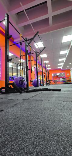 عکس باشگاه بدنسازی روژانو