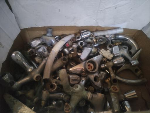 عکس شیرآلات فروشی احمدی راد