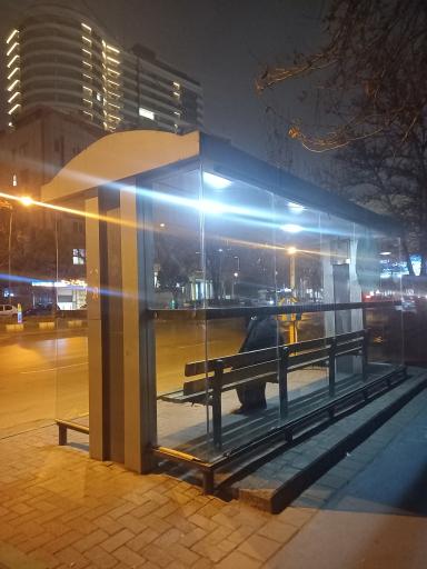 عکس ایستگاه اتوبوس تقاطع خیام