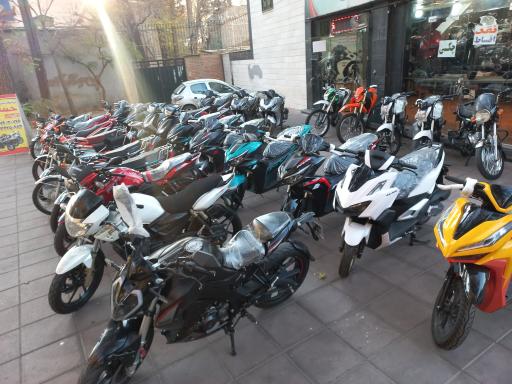 عکس فروشگاه موتورسیکلت حسینی