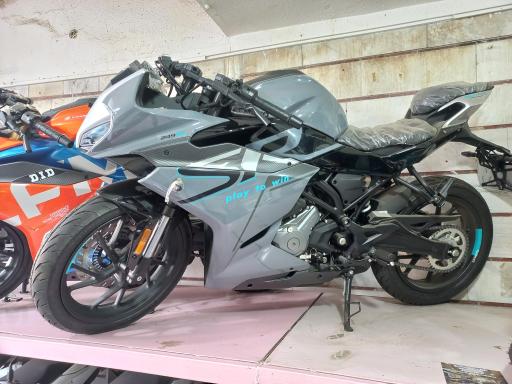 عکس فروشگاه موتورسیکلت حسینی