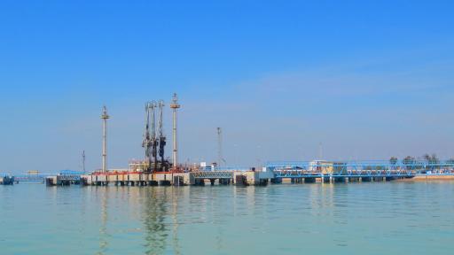 عکس اسکله بارگیری بندر امام