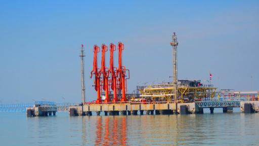 عکس اسکله بارگیری بندر امام