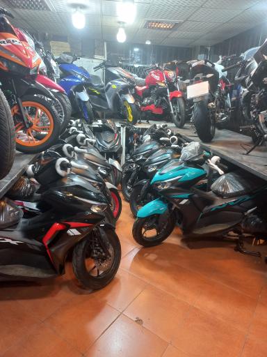 عکس فروشگاه موتورسیکلت حسینی