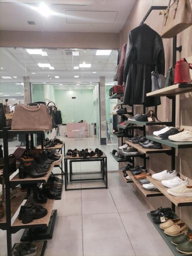 عکس فروشگاه کفش چرم توریورز
