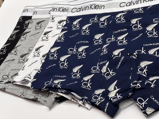 عکس فروشگاه لباس زیر