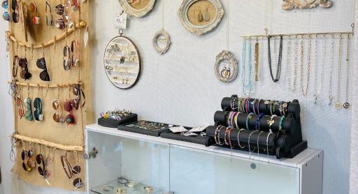 عکس گالری آیوی برند