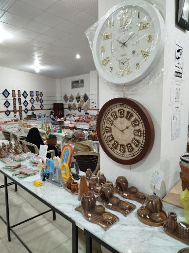 عکس نمایشگاه و مرکز کارآفرینی رویش سبز