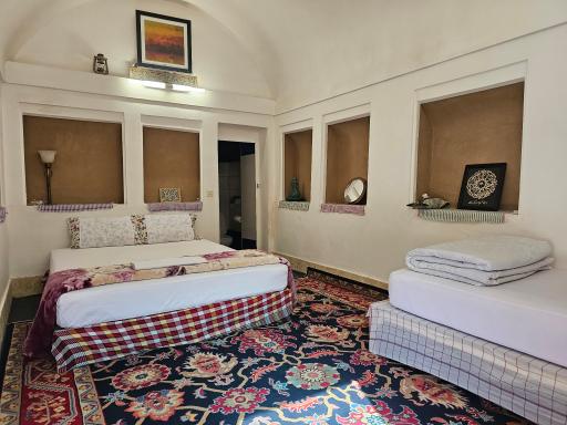 عکس اقامتگاه بومگردی خشت و ماه اردکان