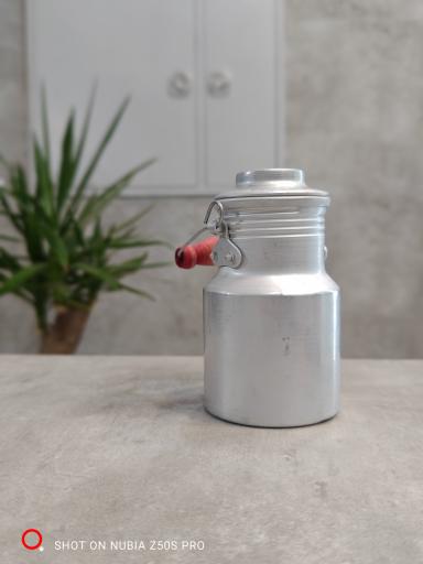 عکس لبنیات گوسفندی و بزی شیر بنوشید