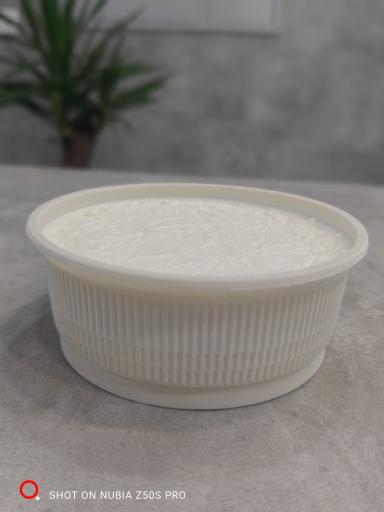 عکس لبنیات گوسفندی و بزی شیر بنوشید