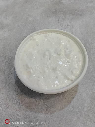 عکس لبنیات گوسفندی و بزی شیر بنوشید