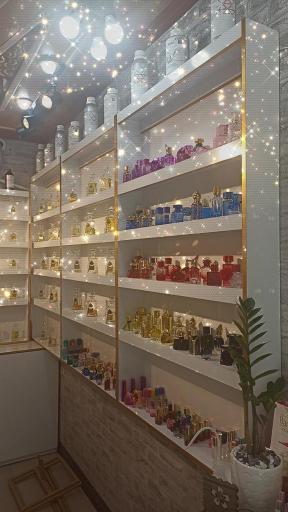 عکس فروشگاه عطر و ادکلن گلی