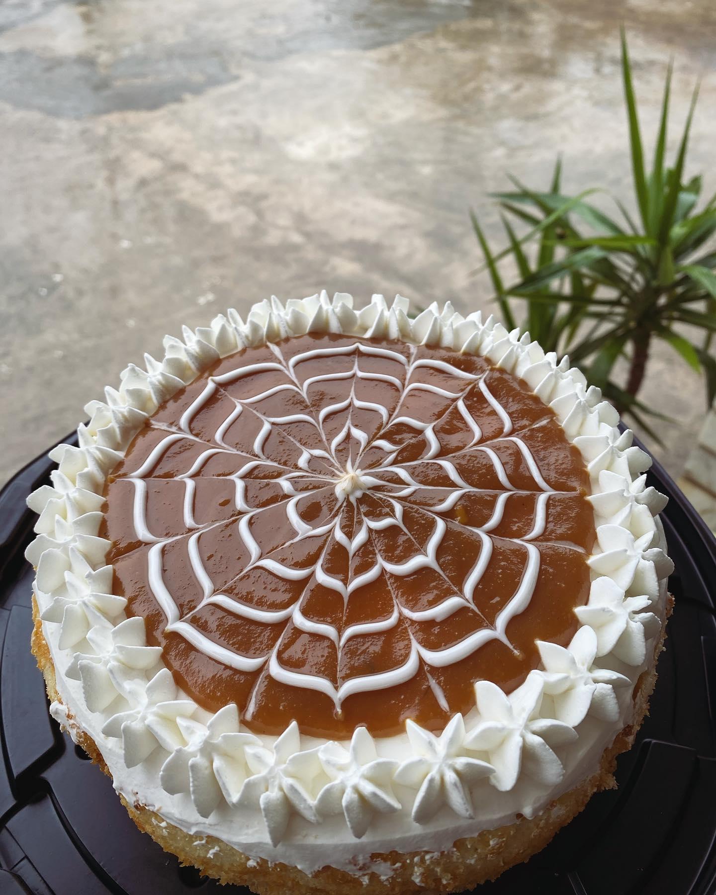 عکس کافه قنادی تاتلیم