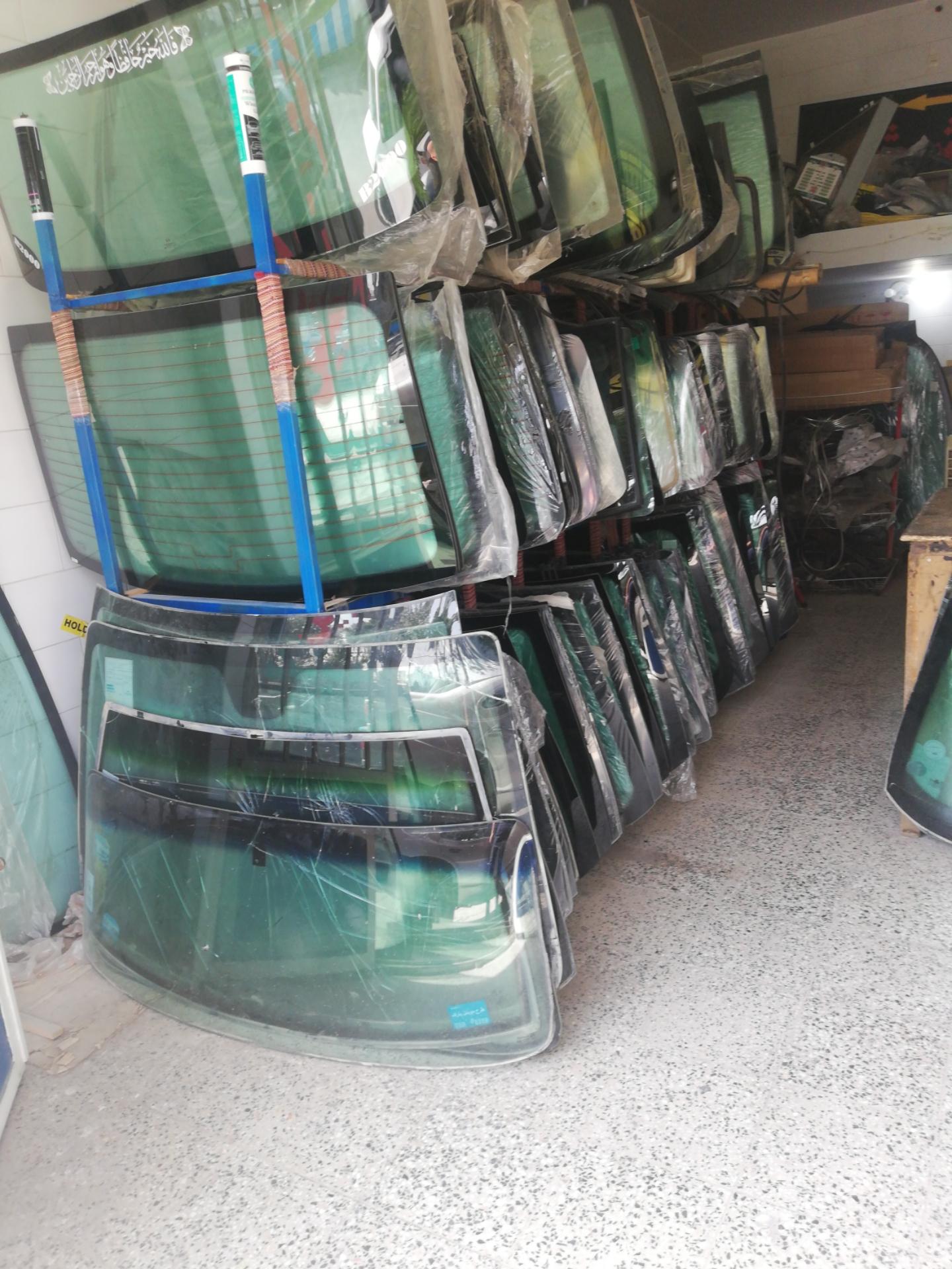 عکس شیشه اتومبیل سید