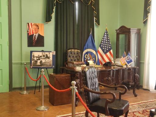 عکس سفارت پیشین آمریکا